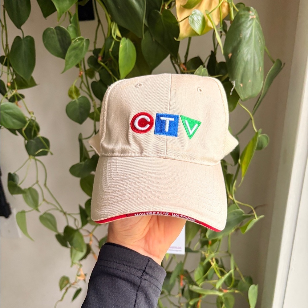 vintage CTV NEWS MONTREAL fitted baseball hat cap